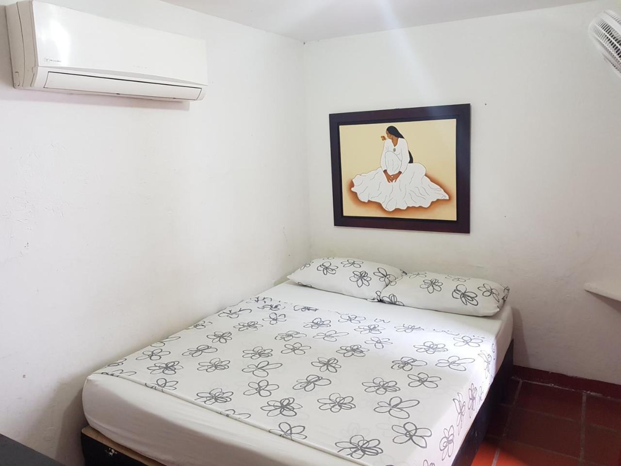 ホテル Hostal La Muralla Cartagena エクステリア 写真