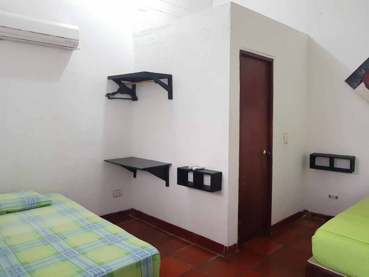 ホテル Hostal La Muralla Cartagena エクステリア 写真