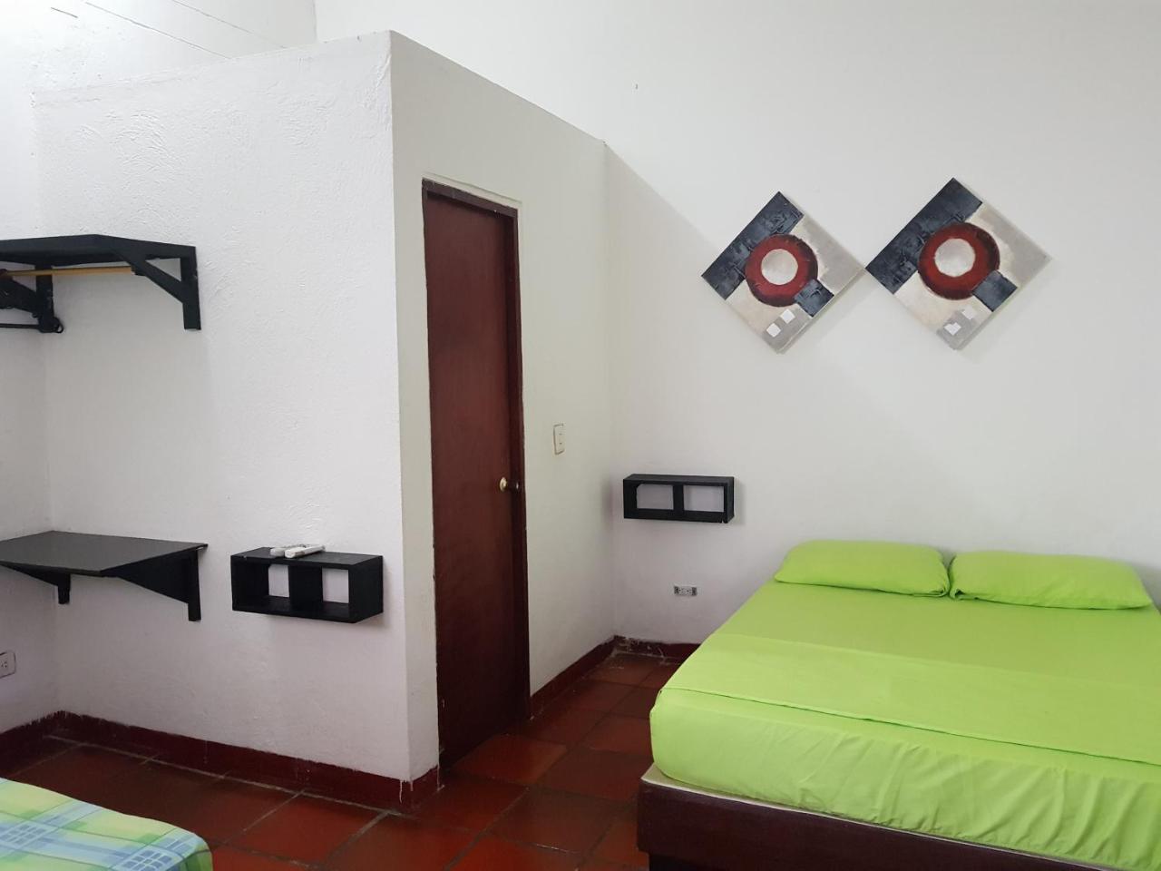 ホテル Hostal La Muralla Cartagena エクステリア 写真