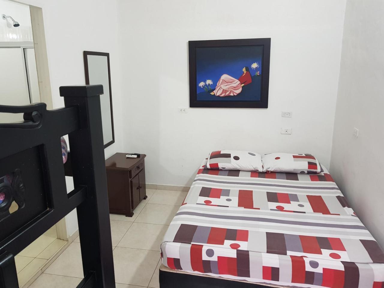 ホテル Hostal La Muralla Cartagena エクステリア 写真